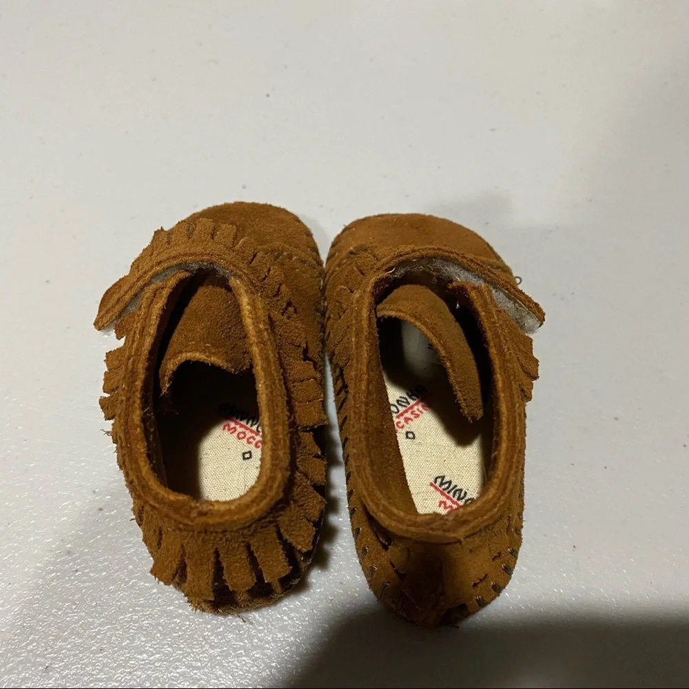 Minnetonka Infant Front Strap Bootie Moccasins - Size 1